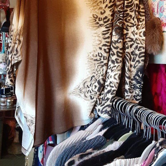 CLARA SUN WOO LEOPARD PRINT COOL PONCHO TOP - Picture 5 of 5